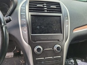 2016-2019 Lincoln MKC Display Screen Dash Mounted Used 594-01868