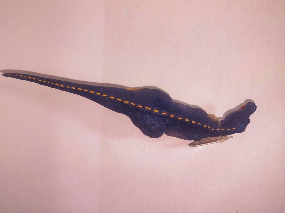 BRAND new 2013 'RETIRED' Safari ltd. gryposaurus with TAGS-dinosaur figure - Image 2 of 4