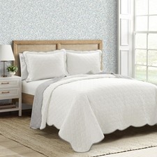 Lush Decor Coastal Chic Scalloped Edge Reversible Cotton Quilt 3 Piece Set, F...