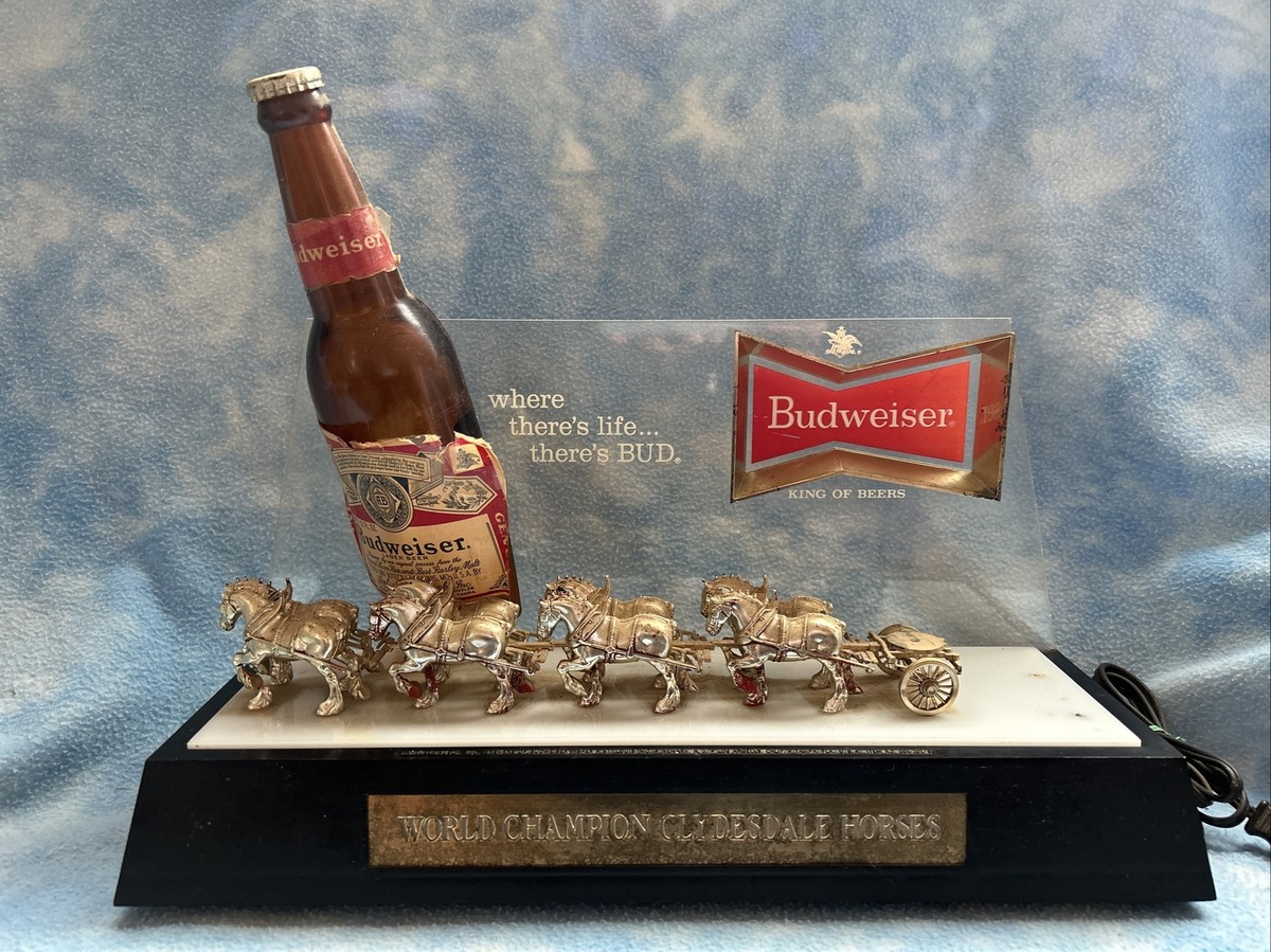 Budweiser King of Beers Champion Clydesdale light-Up Sign