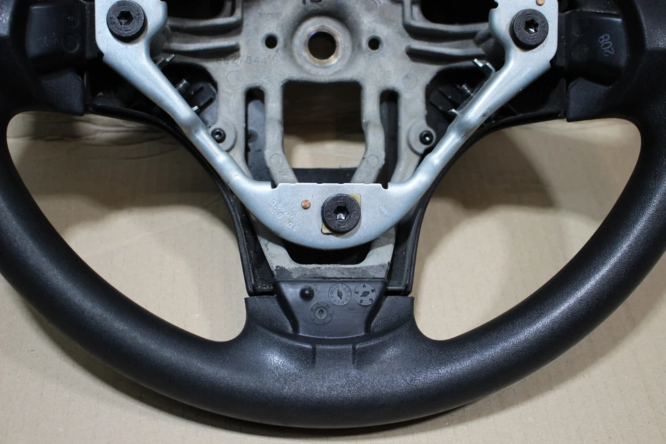 Lenkrad MR977310 / MR955201 / MZ313102 / MZ313104 Mitsubishi Colt Z34A Bj,06 - Bild 4 von 4