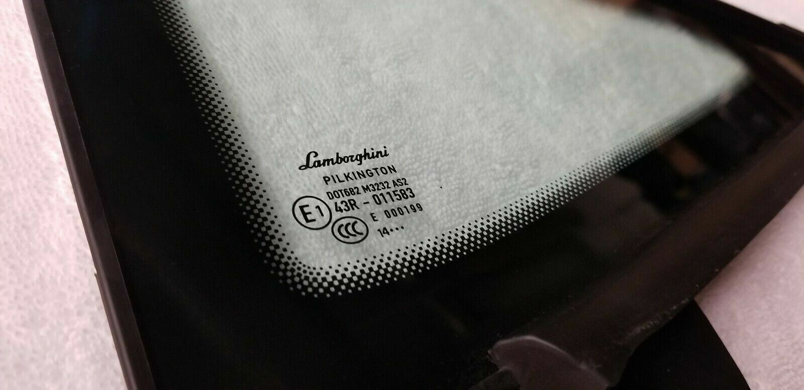 LAMBORGHINI HURACAN LP FRONT RIGHT PASSENGER SIDE QUARTER GLASS OEM 4T0845116