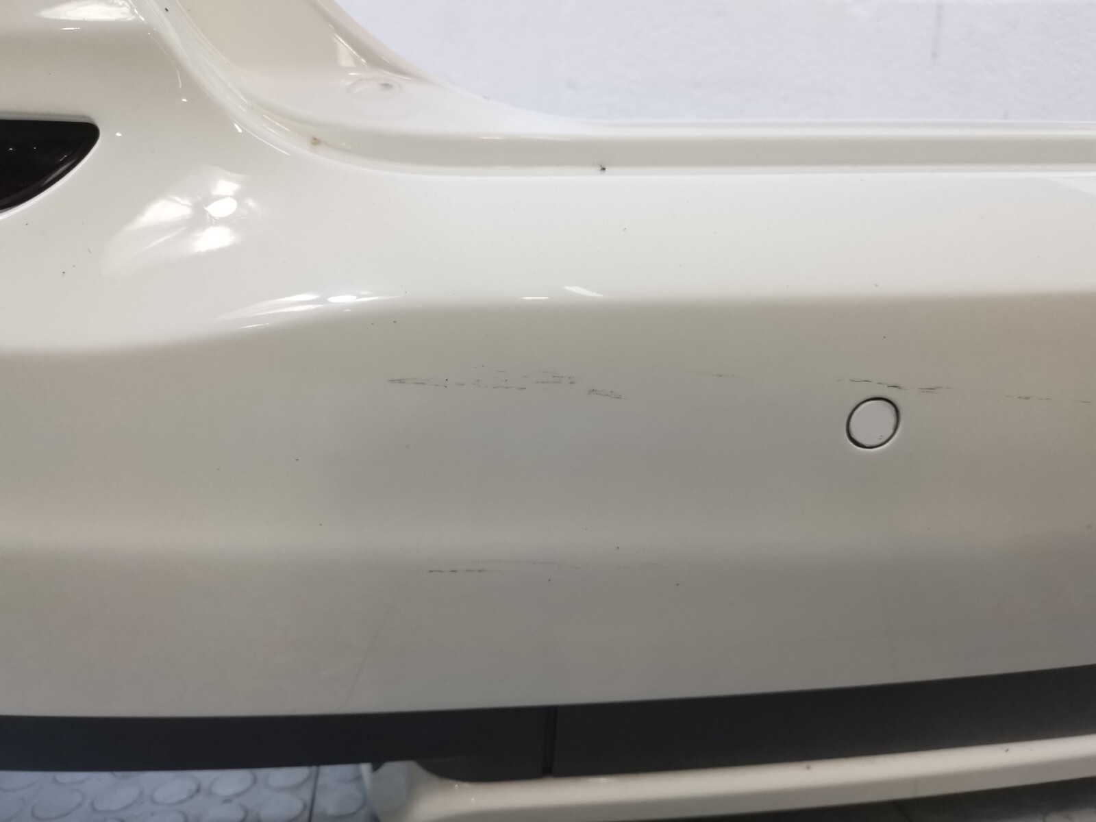 13- Maserati Ghibli S Q4 REAR BUMPER ASSEMBLY WHITE P6700285960 BIANCO