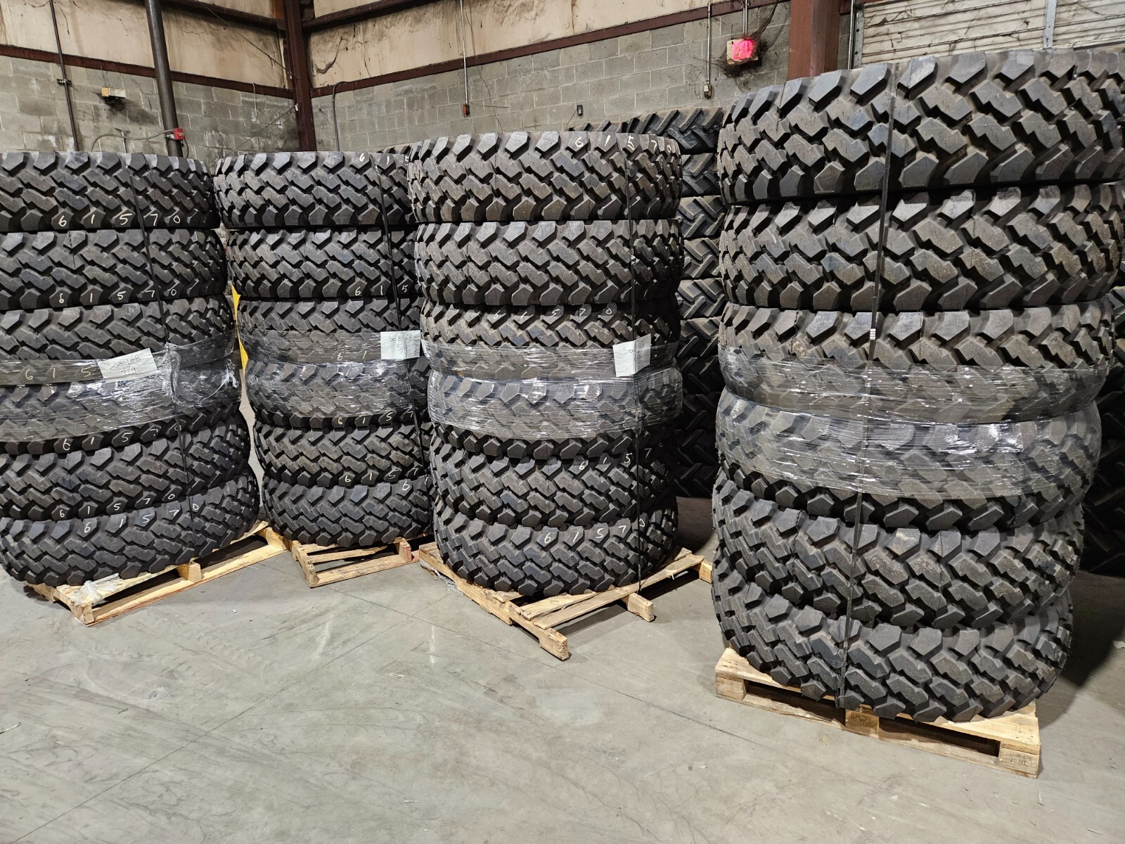 14.00R20 GOODYEAR OFFROAD ORD NEW W/ 2020 TO 2021 DATES TUBELESS 20 PLY!!!!!! eBay