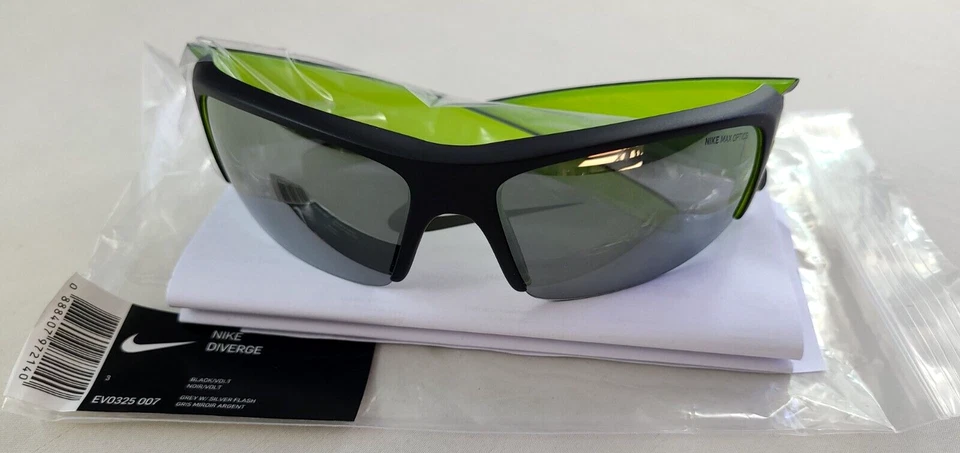 Gafas de sol Nike Diverge para hombre negras mate Volt EV0325 envolventes deportivas nuevas con papel de etiqueta Foto 3 de 4