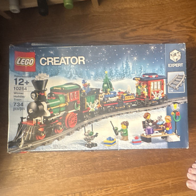 LEGO Winter Holiday Train 10254 Winter Village 734pc 12+ Box Brick Sep