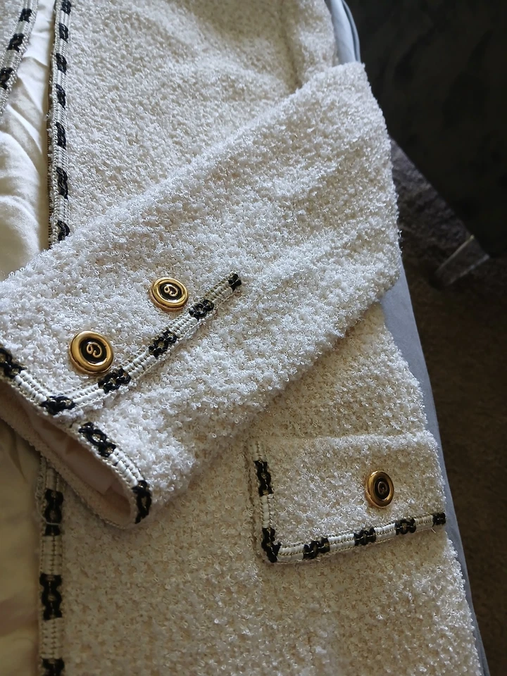 St John Couture by Marie Gray 59% Wool Blend Zip Front Ivory Jacket Sz: 10 USA - Image 3 of 4