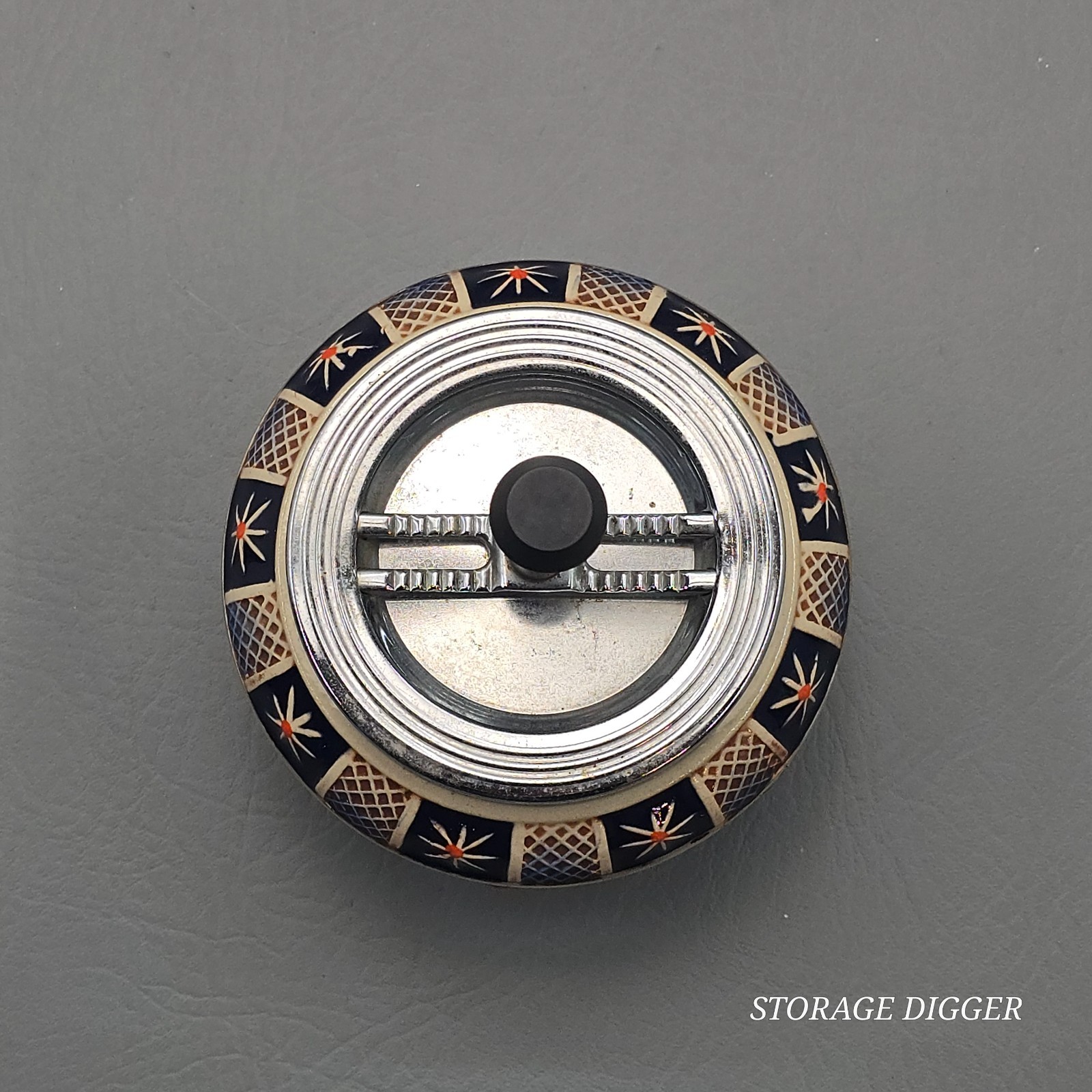 VTG Gerz German Pottery Mannheim Edelweiss Floral Design Rotary Ashtray 5.25"