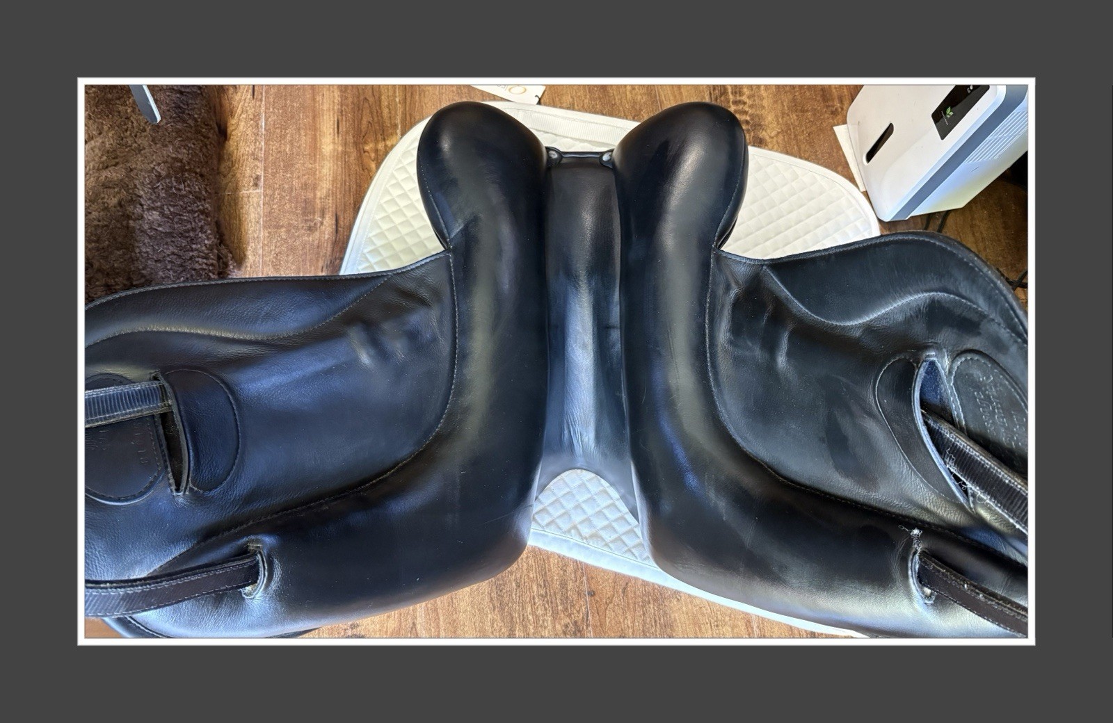 Patrick Leggero Dressage Saddle. MW 17.5”