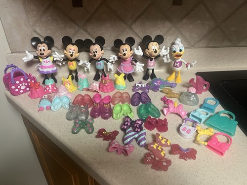 Disney Minnie Mouse Bow-tique Snap N Style  2 Minnie’s 3 Mickey’s And Daisy Duck