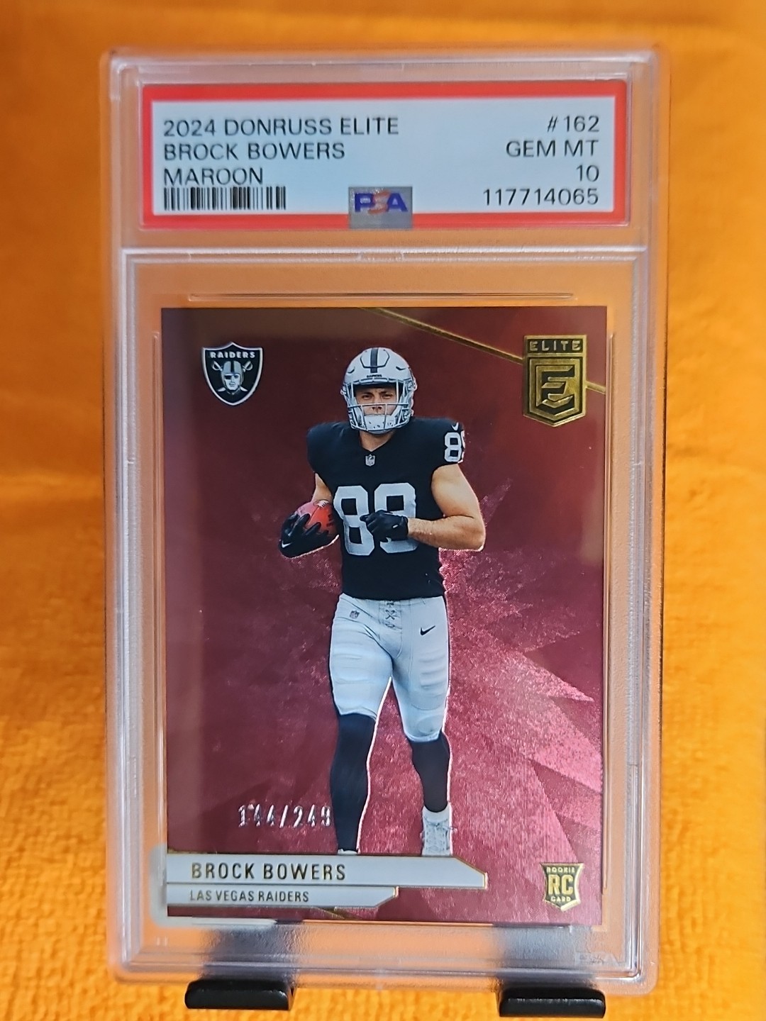 2024 Panini Donruss Elite - Rookies Brock Bowers #162 Maroon /249 (RC) Pop 2