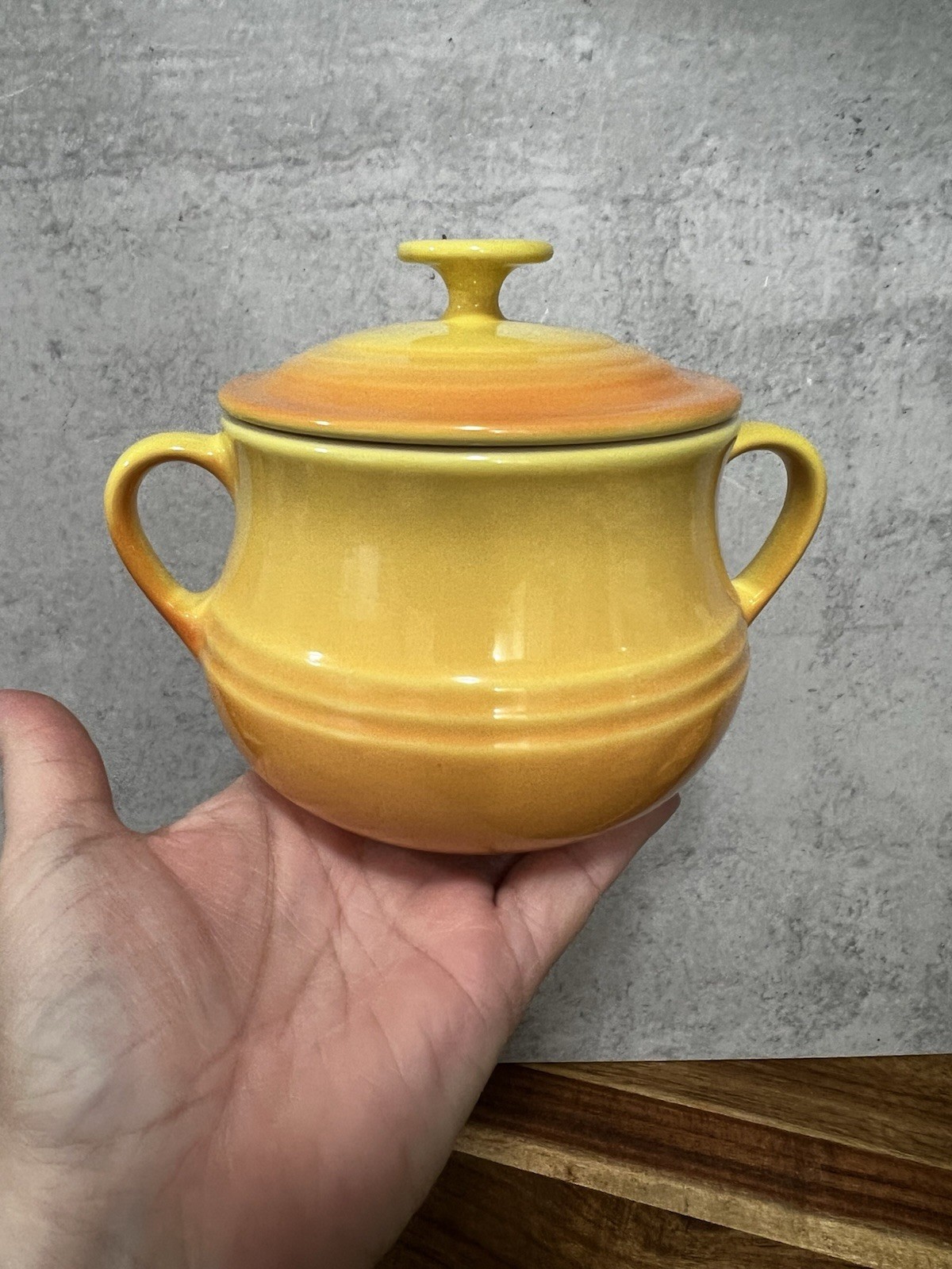 LE CREUSET NECTAR GRADIENT YELLOW BOWL MINI BEAN POT WITH LID & HANDLES 16 oz
