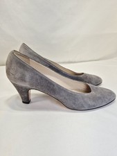 Salvatore Ferragamo Womens 9A Gray Suede Mid Heel Pumps