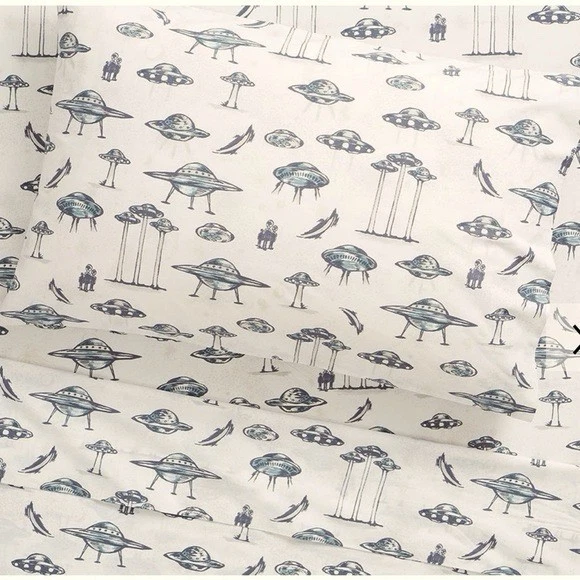 Pottery barn Kids Space Ship Glow-in-the-Dark 4 Pc Sheet Set Full Size - Image 3 of 4