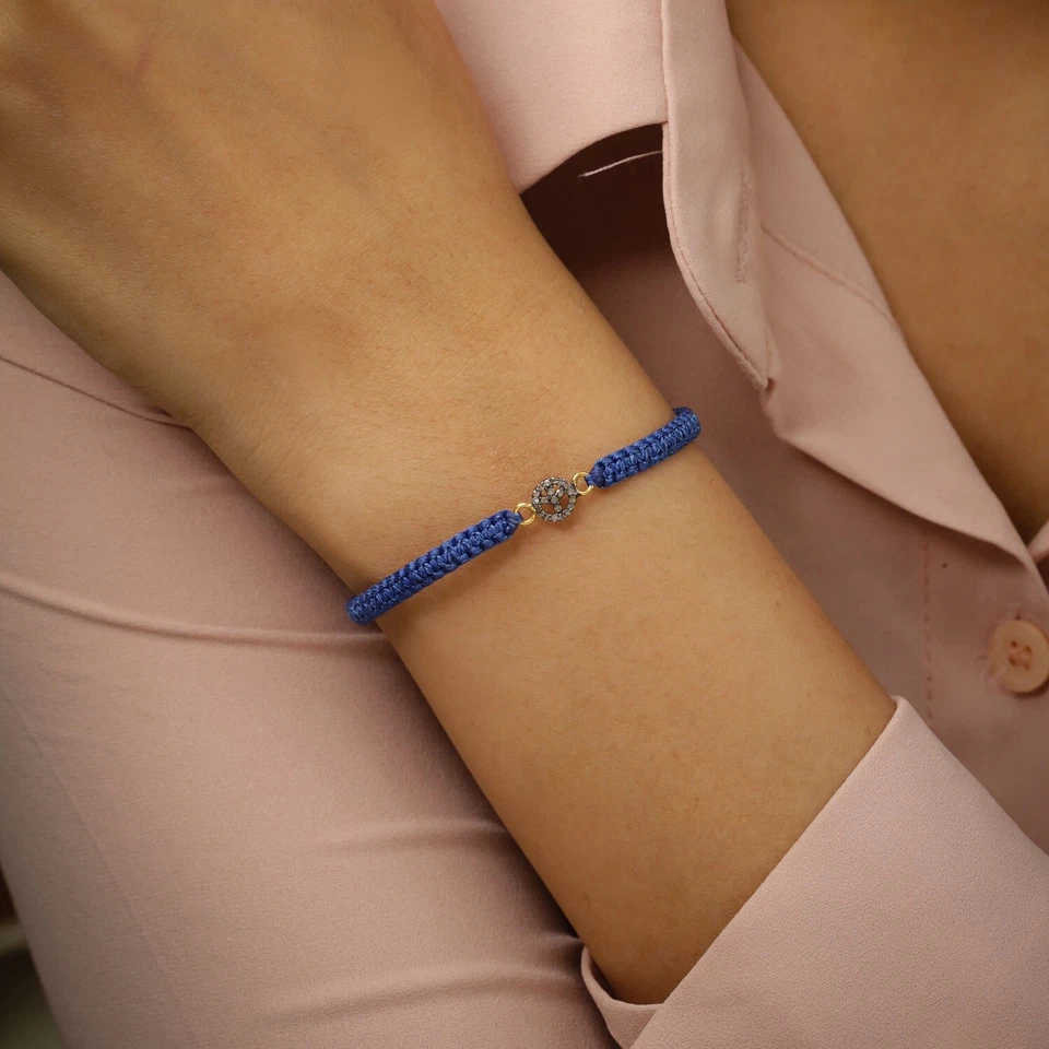 Brazalete ajustable de plata de ley 925 y oro con punta de diamante azul macramé Foto 4 de 4