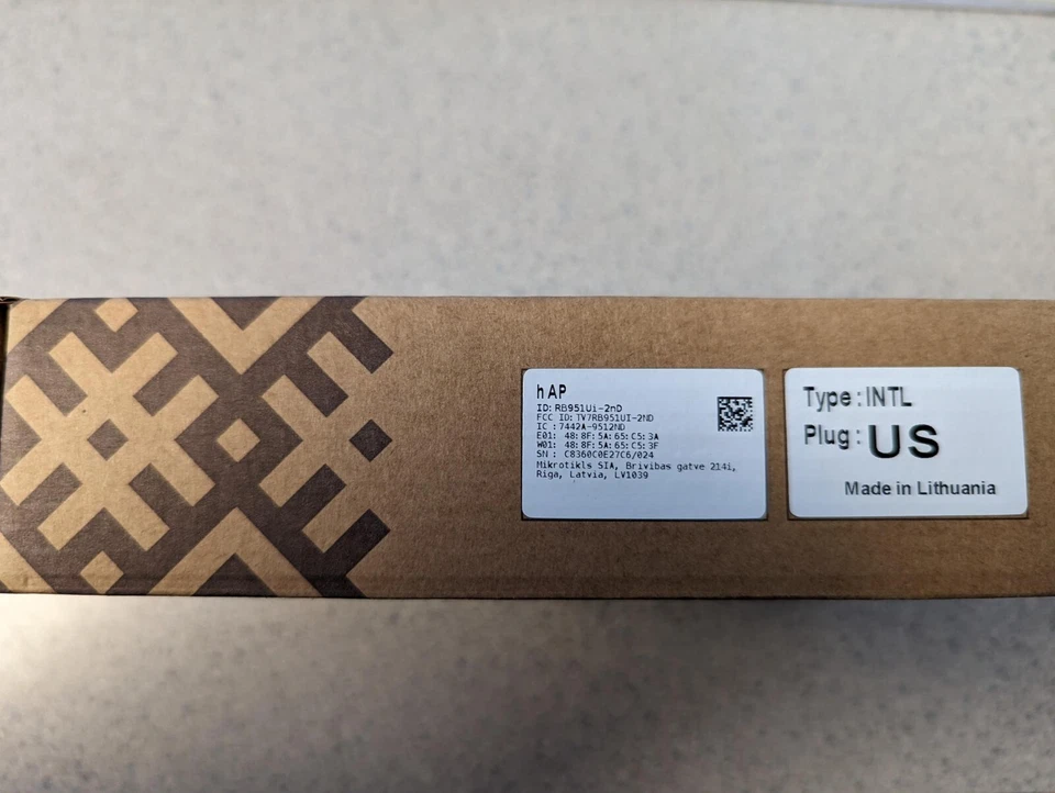 Mikrotik RouterBoard RB951Ui-2nD HAP Computers " Accessories 5 x Ethernet ports - Image 3 of 3