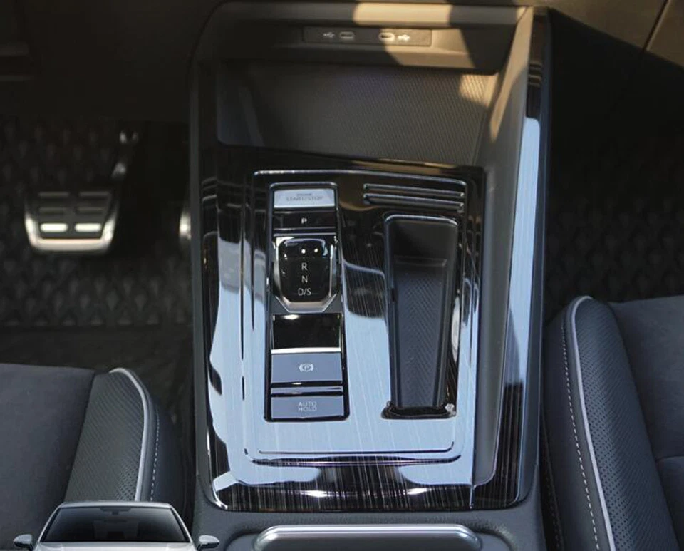 Panel de caja de cambios de consola de acero inoxidable para Volkswagen Golf MK8 Pro R 2021 2022 Foto 4 de 4