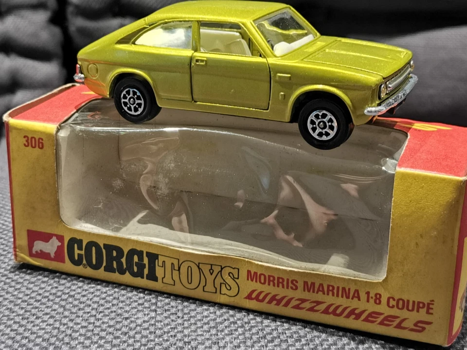 Corgi Toys Morris Marina 306 - Immagine 4 di 4