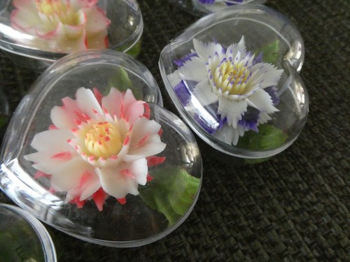 Beautiful hand crafted wax flowers, scented.NEW see photos - Picture 5 of 7