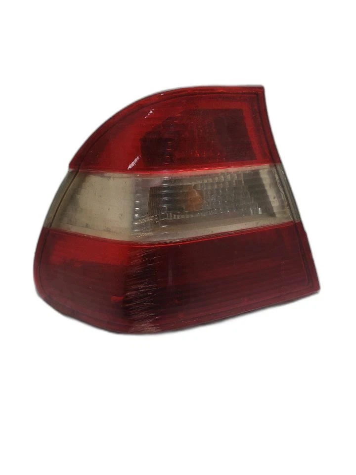 Lanterna traseira do motorista sedã quarto de painel montado se encaixa 99-00 BMW 323i 1327768 - Imagem 2 de 4