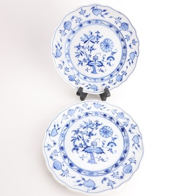 Blue Onion by Ernst Teichert 8 3/8'' Pair Dessert Plates Colln-Meissen Arrow Mark