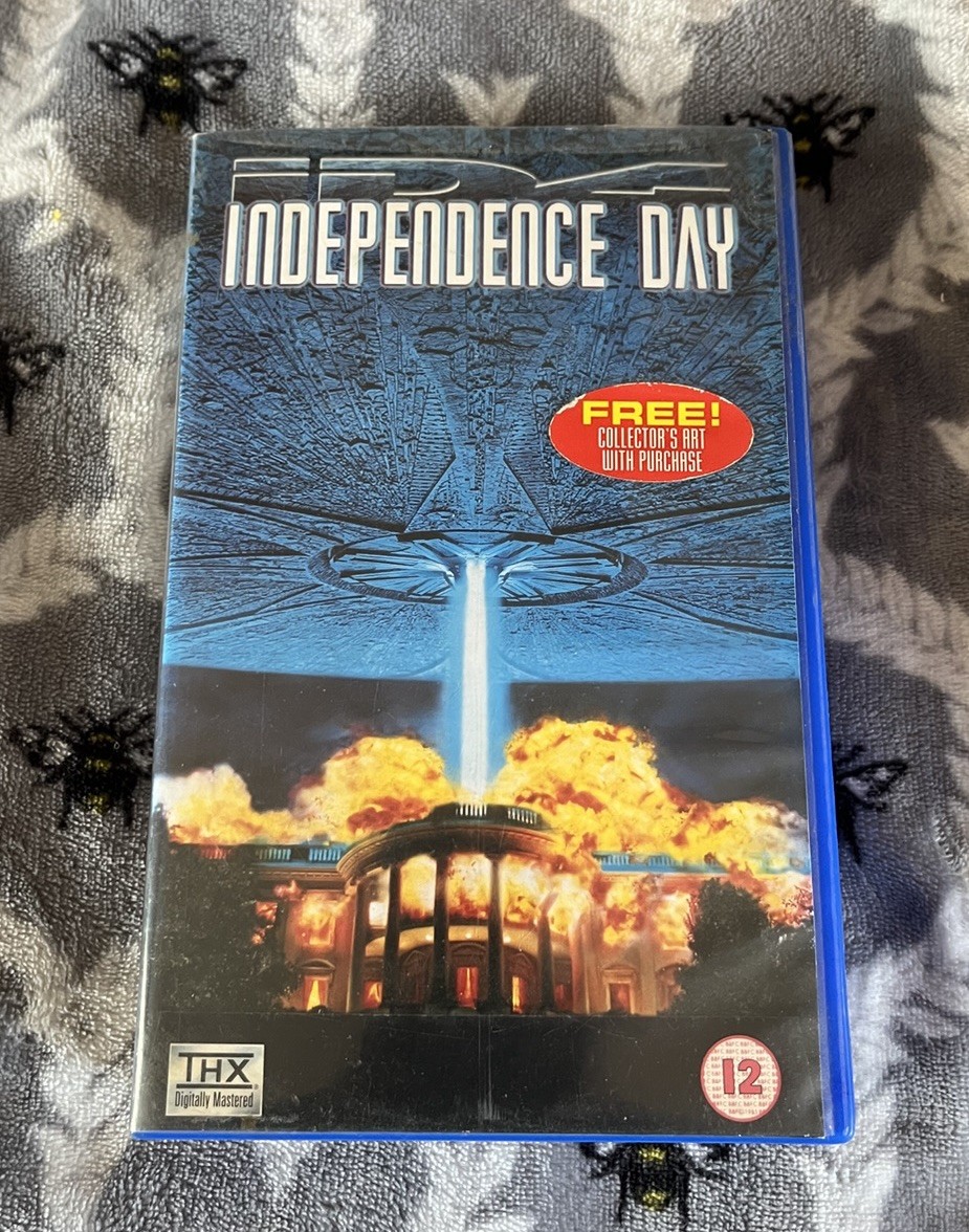 Independence Day VHS Tape 1996 Limited Lenticular Cover Cult Film Movie Retro