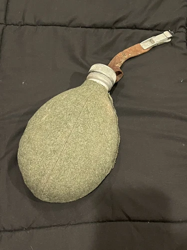 WW2 GERMAN MILITARY ARMY CANTEEN BOTTLE. No Cup. Good Condition.