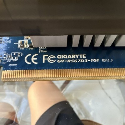 GIGABYTE AMD Radeon HD 5670 1GB DDR3 PCIe x16 DVI HDMI VGA Multi-Monitor