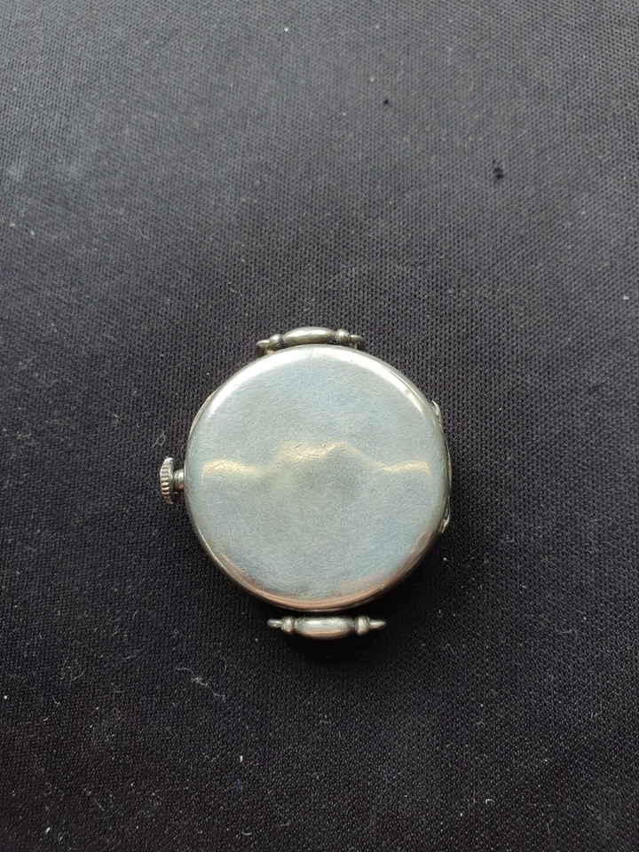 Антикварные 100-летние универсальные часы Genève Trench в серебряном корпусе времен Первой мировой войны - Изображение 2 из 4