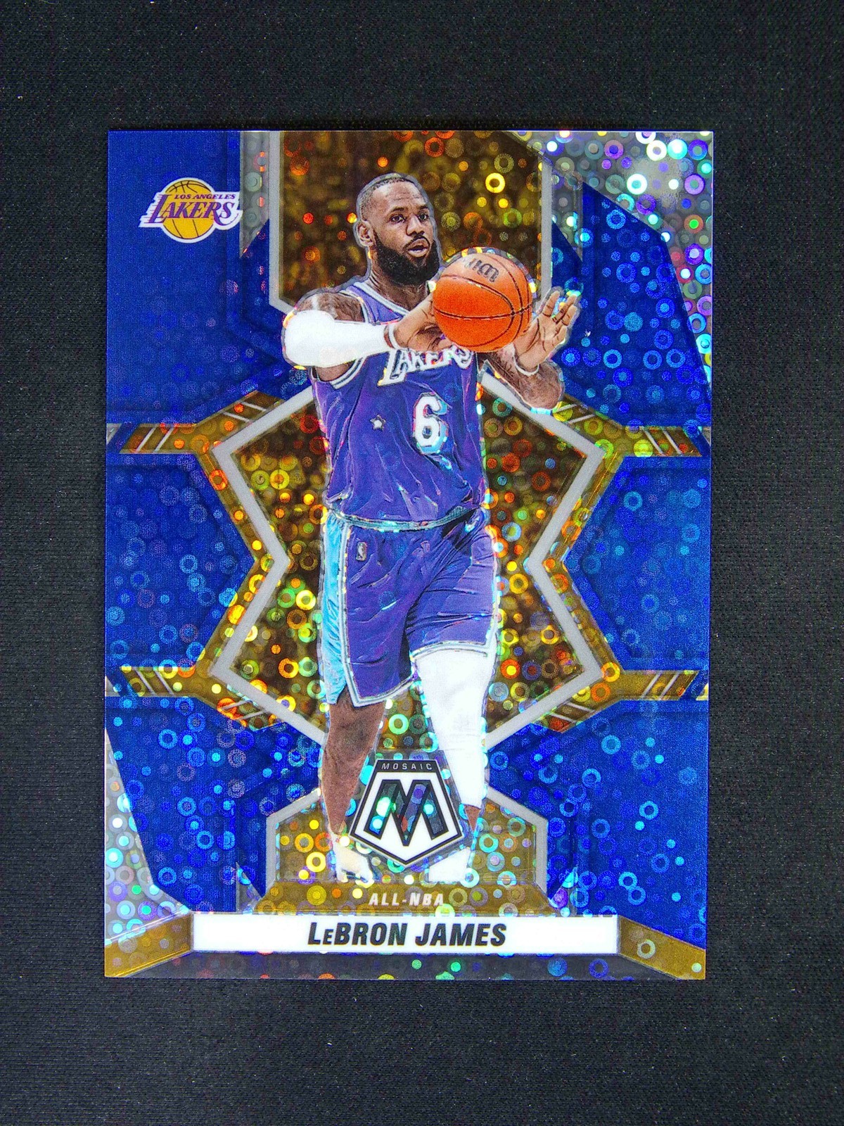 2021-22 Panini Mosaic LeBron James #286 Fast Break Blue /85