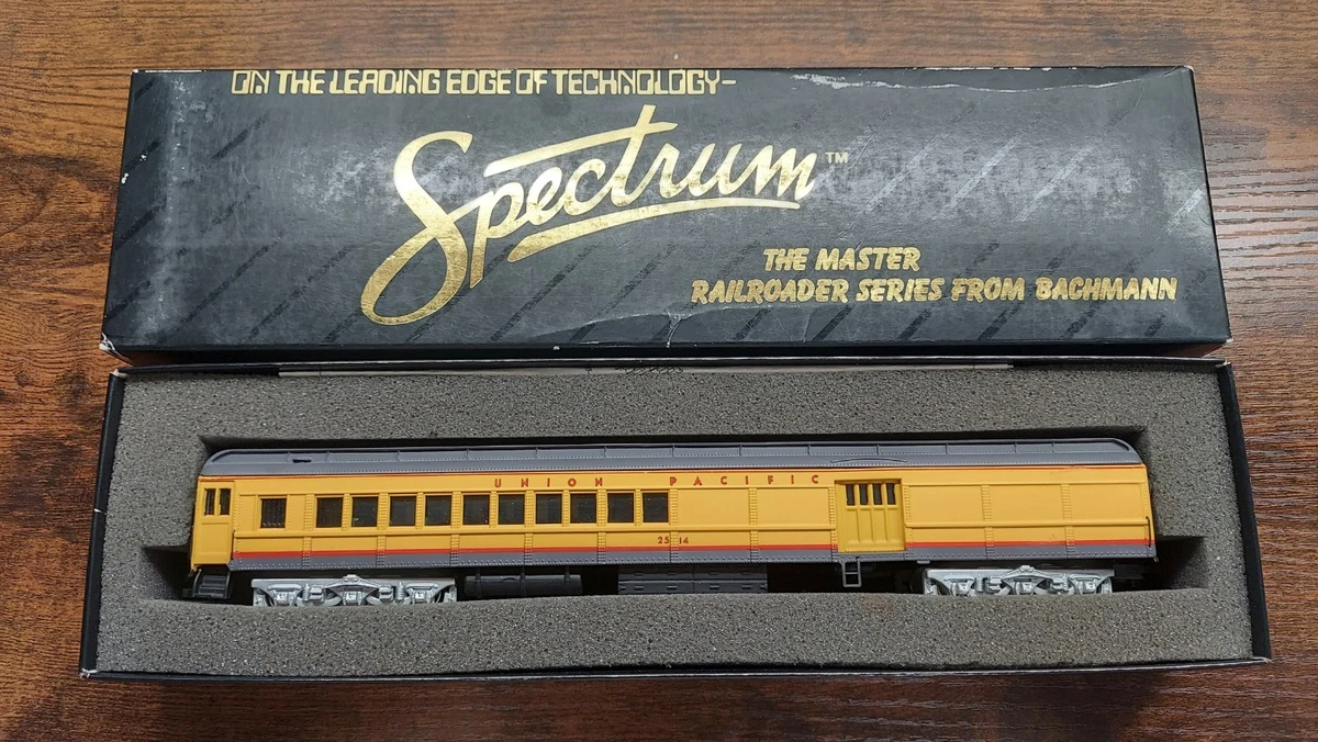 Bachmann HO Union Pacific Railroad Model Railroad Passenger Cars