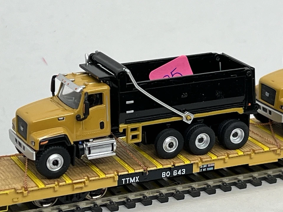 Scaletrains 68’ Ralphstrains custom TTMX 80643 w Caterpillar On Road Dump Trucks - Image 2 of 4