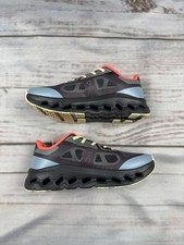 ON RUNNING CLOUDTILT REMIX UK 9 Excellent Condition Worn Once OG BOX