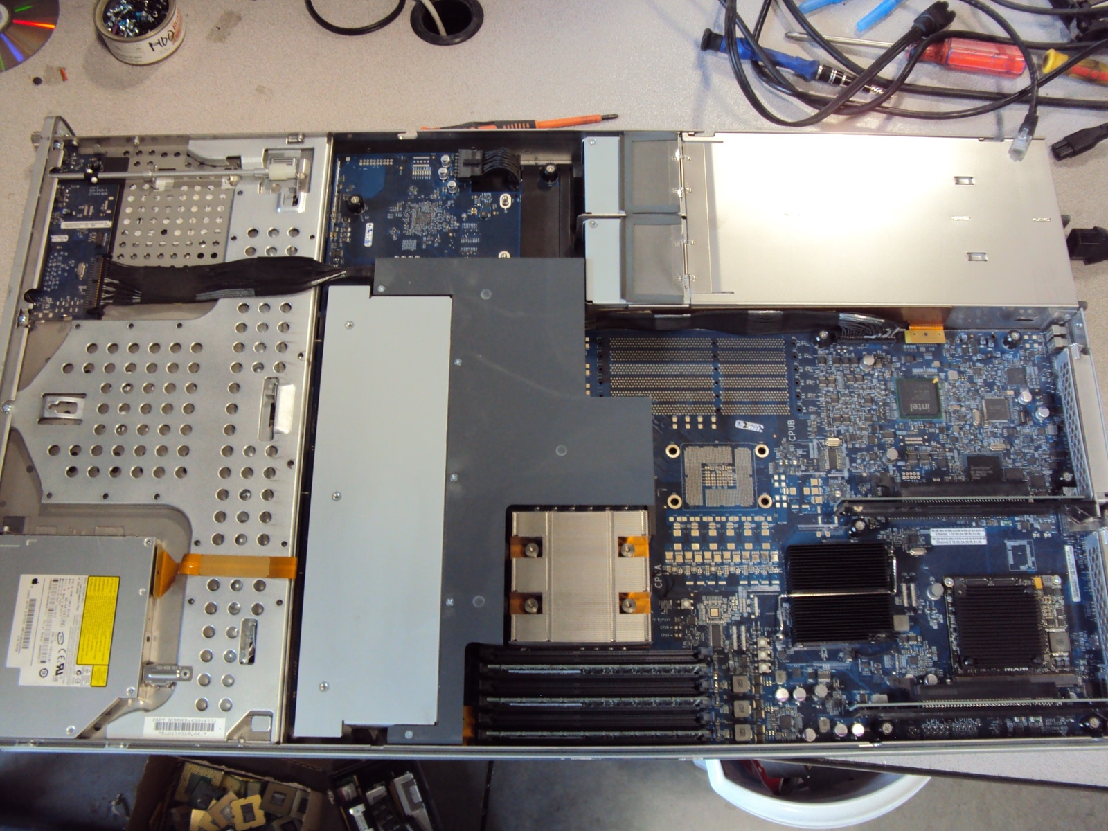 083850 クアッドコア インテル ネハレム