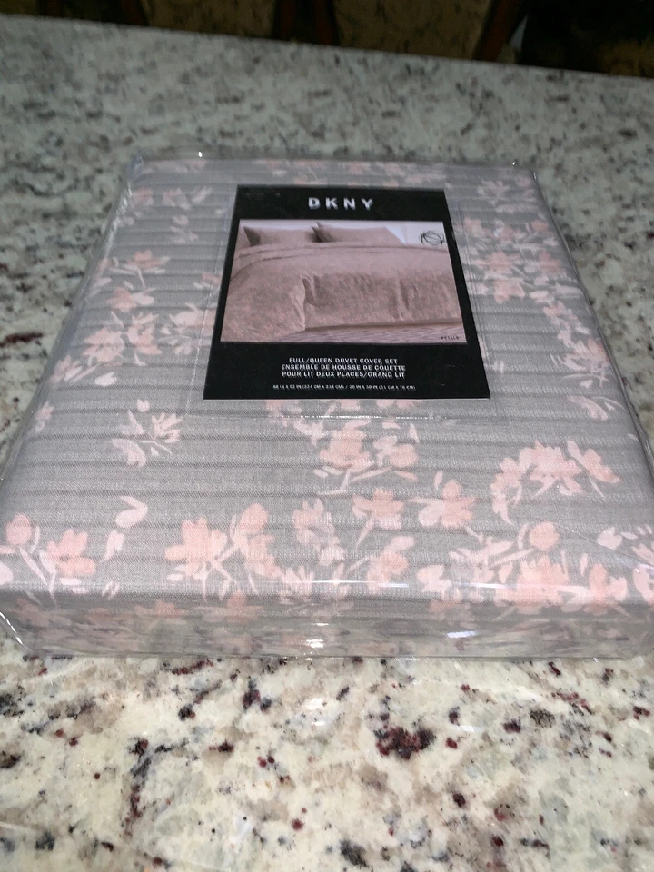 Funda nórdica DKNY Full Queen y dos fundas estándar. ¡Nuevo! Foto 2 de 4