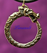 Anhänger ~ OUROBOROS ~ Große Midgardschlange - Bronze mit Lederband