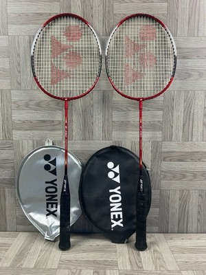 Yonex B-460 Badmintonschläger x 2 torsionsarmer Stahlschaft - braucht neuen Griff