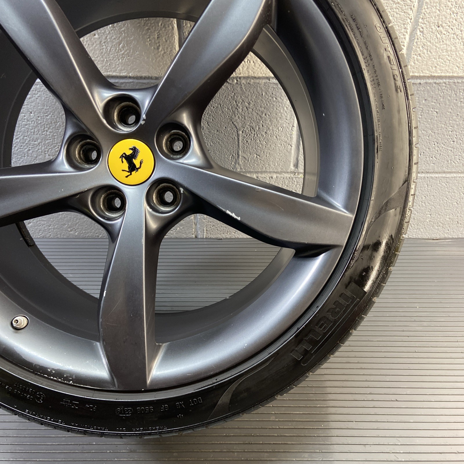 2018-2023 Ferrari Portofino F164 Rear Rim Wheel Disc 10j x 20 ET51 OEM *NOTE*