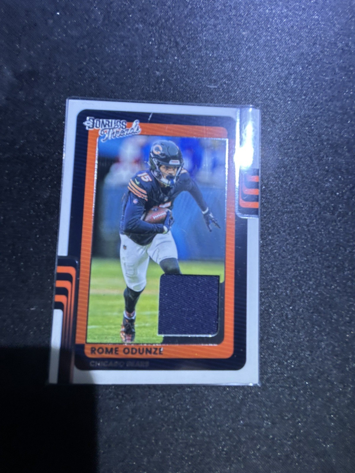 Rome Odunze #DTH-ROE (Football Cards 2025 Panini Donruss Threads) — is it worth grading?