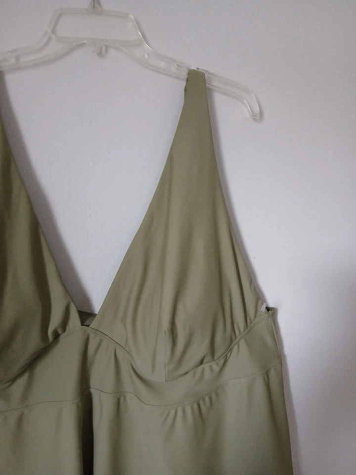 NWT Old Navy Womens Swing Tankini Swimsuit Top Size 4X Army Green Adjust Straps - Image 2 of 4