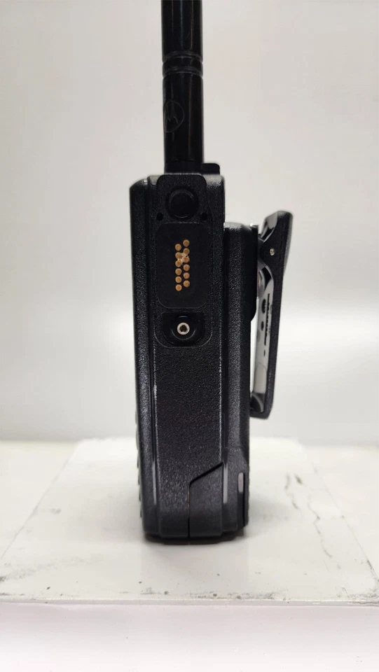 Motorola TRBO XPR7550 XPR 7550 VHF 136-174 MHz 1000 canales 5W (Kit completo) Foto 4 de 4