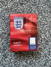 ENGLAND OFFICIAL WORLDCUP 2010 FOOTBALL NECKLACE FLAG JEWELLERY GIFT