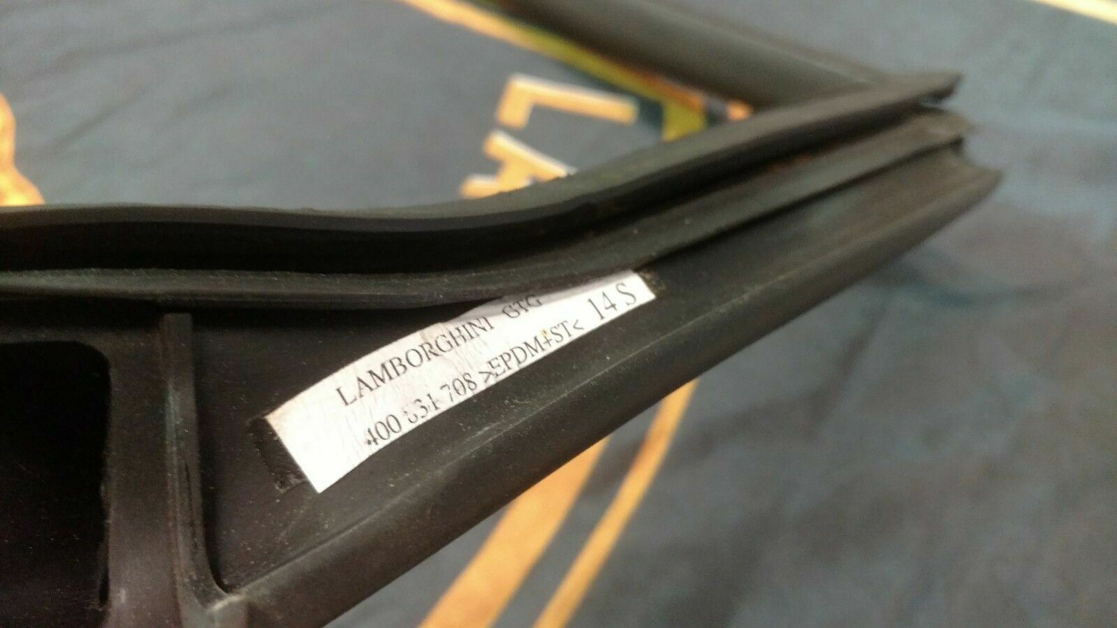 LAMBORGHINI GALLARDO LP560 PASSENGER RIGHT SIDE INNER GASKET SEAL OEM 400831708