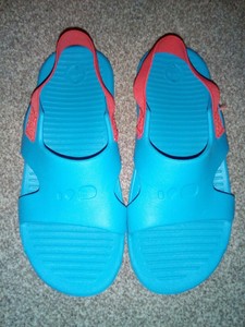 Chaussure Piscine Decathlon Bebe Des Nichoirs Dans La Plaine