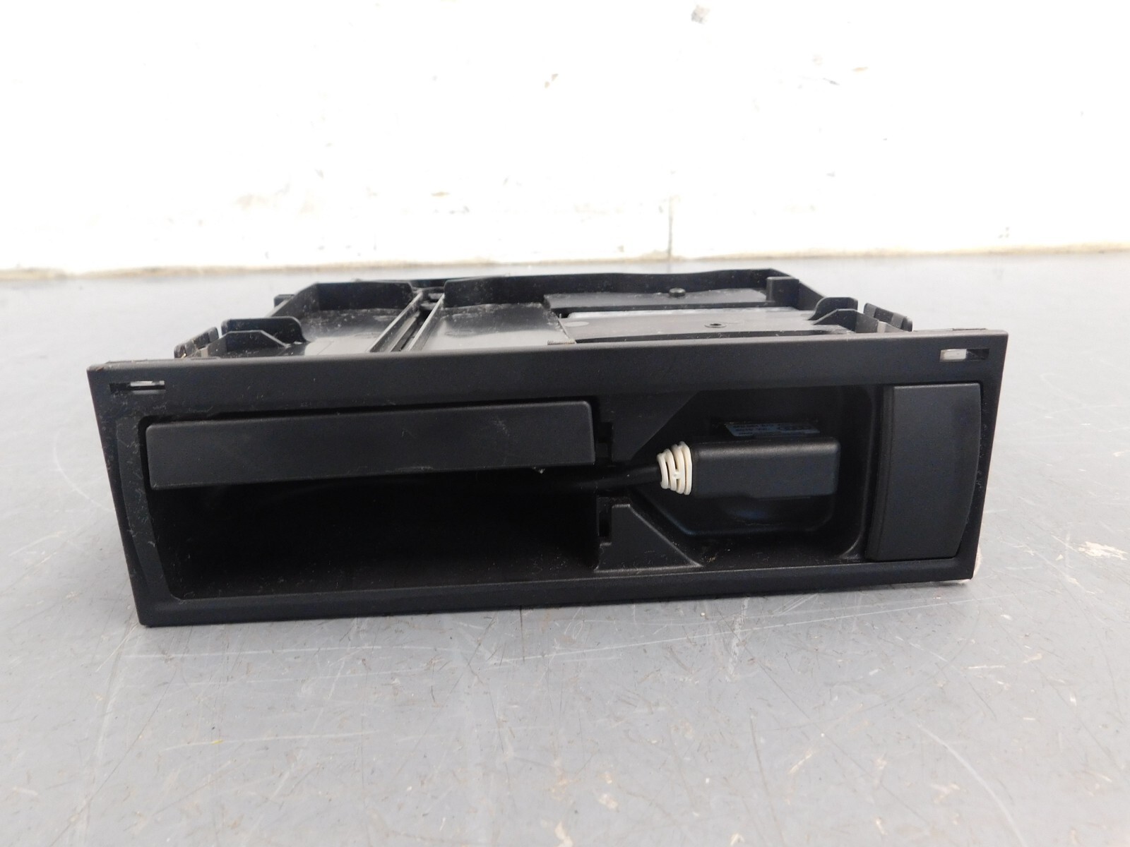 2012 08 09 10 11 Audi R8 GT V10 Radio Media Interface Module #00228 I3