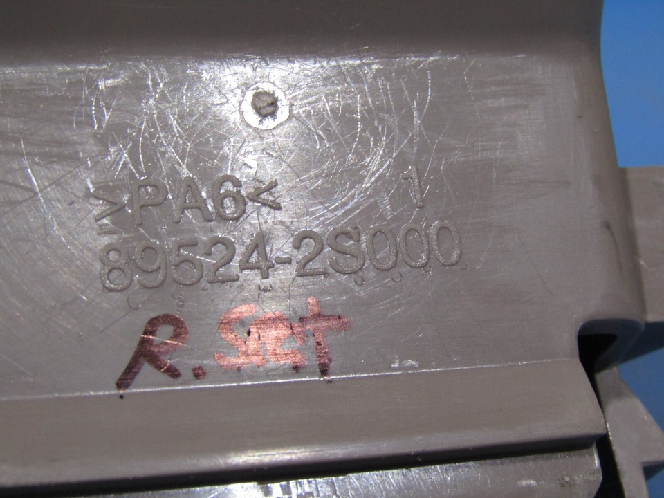 20102013 Hyundai Tucson OEM rear seat recline release lever latch 10