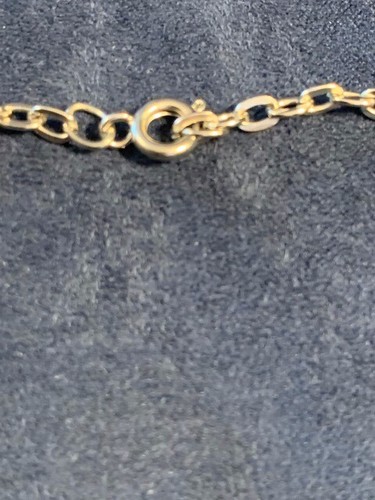 Beautiful Women's Silver Colored 22" Necklace - Picture 2 of 2