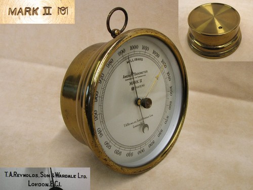 WW2 period Mark II Meteorological Office aneroid barometer by T.A. REYNOLDS.
