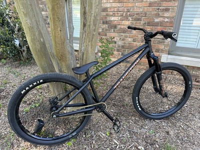 Transition PBJ XL Dirt Jumper Bike 26