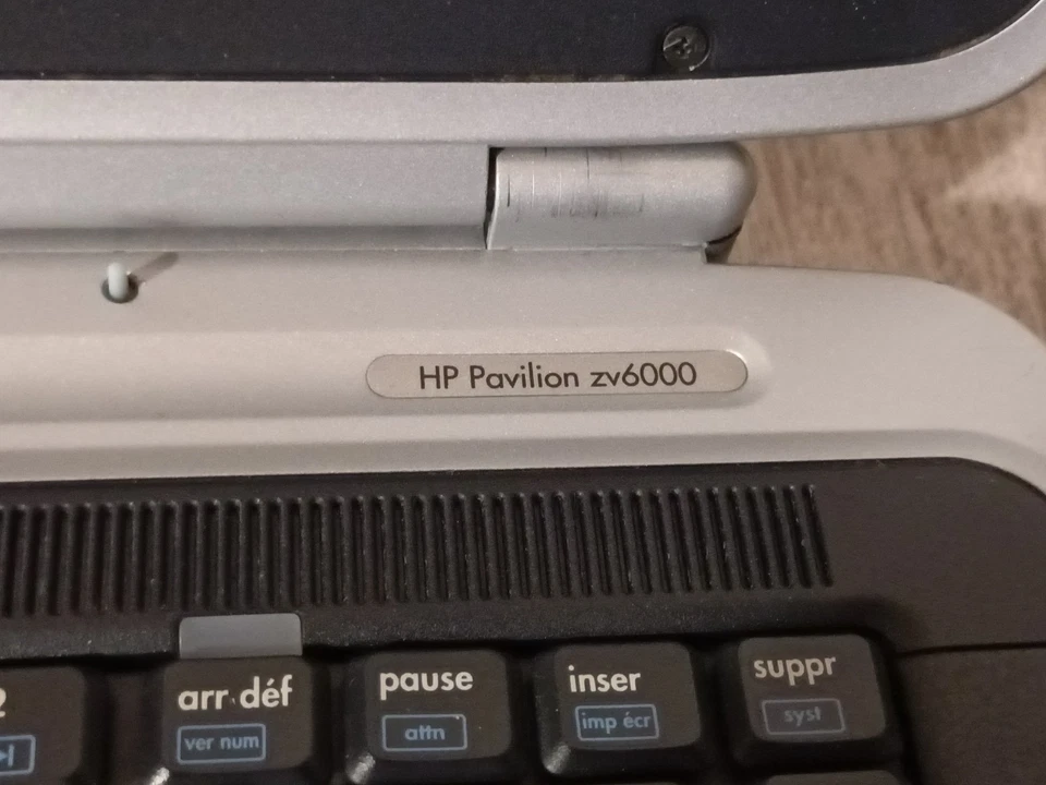 2005- 15,4"- HP Pavilion ZV6000 - Sempron 1,86GHz 512Mo 60 Go Xpress 200 -WinXP - Photo 4/4